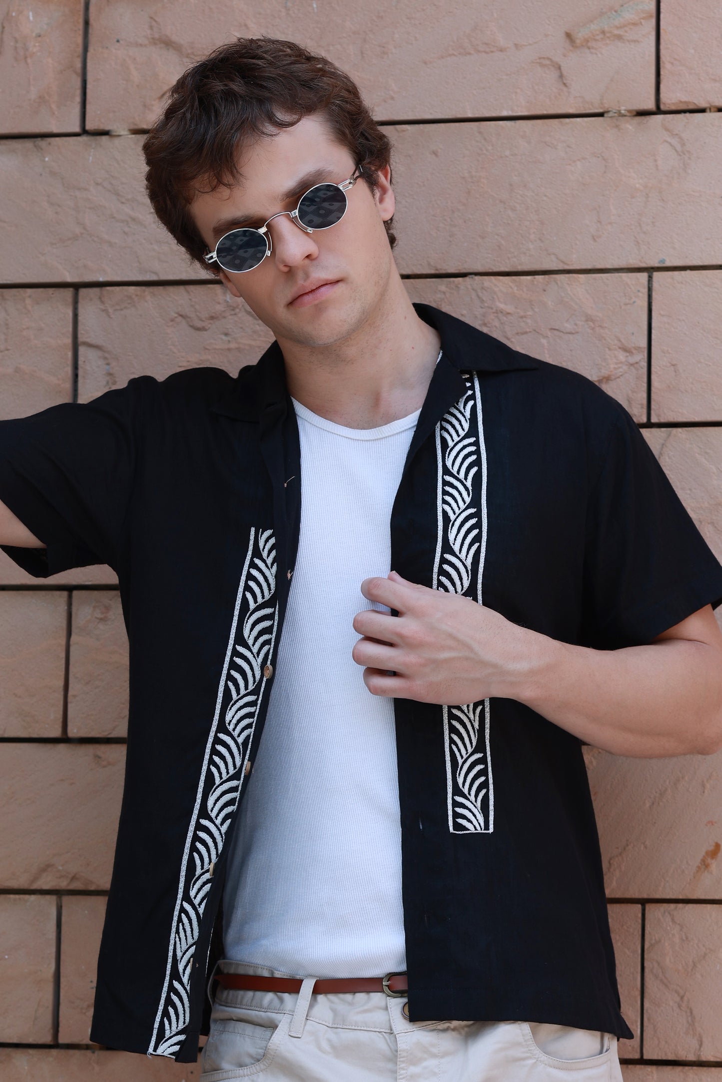 VINES SHIRT IN EBONY
