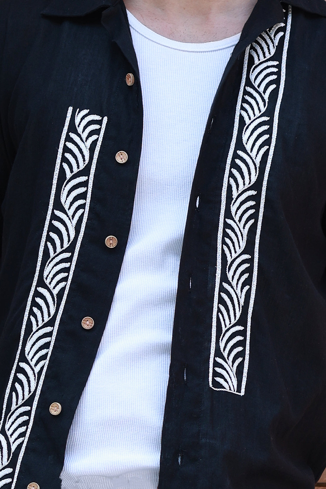 VINES SHIRT IN EBONY